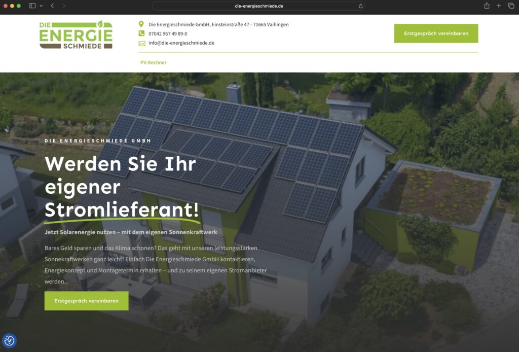 Hausdach mit Solarpaneelen